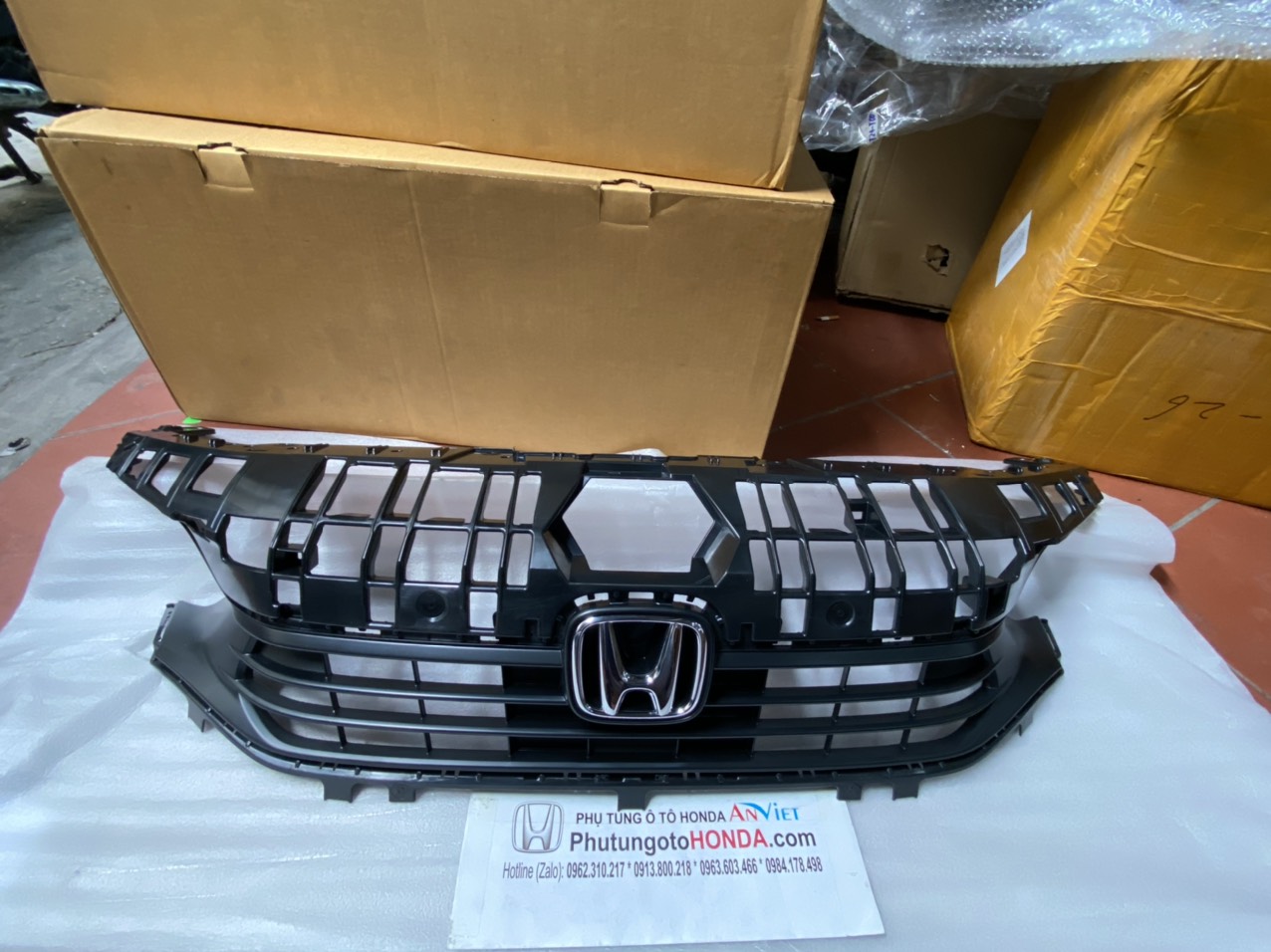 Mặt ca lăng xe Honda CIVIC 2022